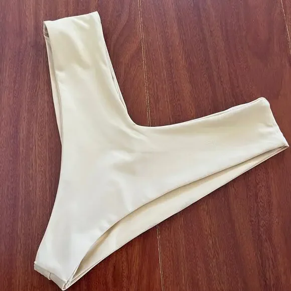 Skatie• ‘Mandi’ Bikini Bottoms in BUTTERCUP